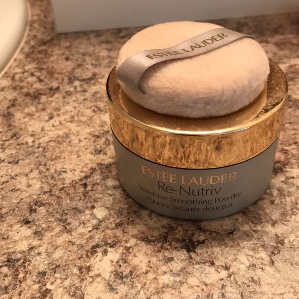 Ester Lauder Re-Nutriv intensive smoothing powder